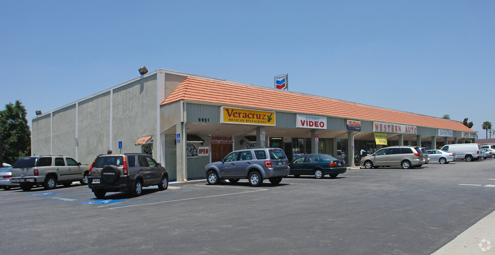 9911-9931 Orr and Day Rd, Santa Fe Springs, CA for lease - Primary Photo - Image 1 of 4