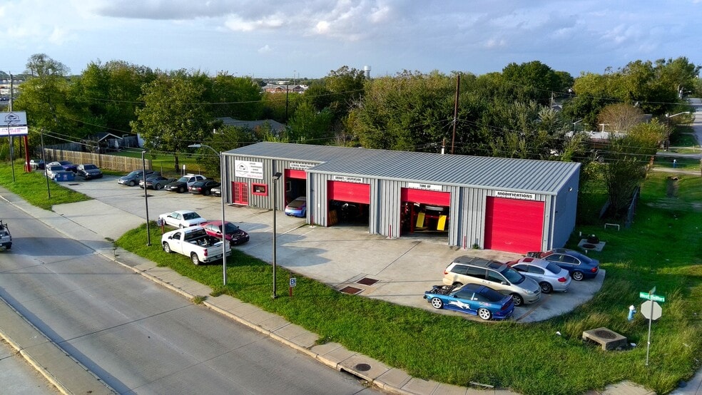 15330 W Bellfort St, Sugar Land, TX for sale - Building Photo - Image 3 of 5