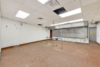 7900 N Sam Houston Pky W, Houston, TX for lease Interior Photo- Image 1 of 4