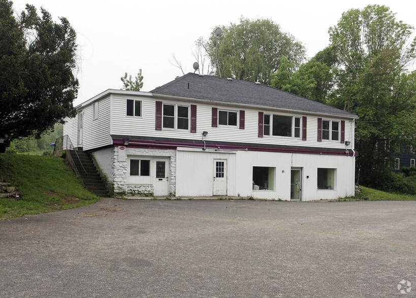 85 Sturbridge Rd, Charlton, MA 01507