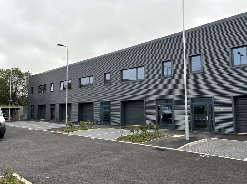 Pant Industrial Estate, Merthyr Tydfil for lease - Building Photo - Image 1 of 4