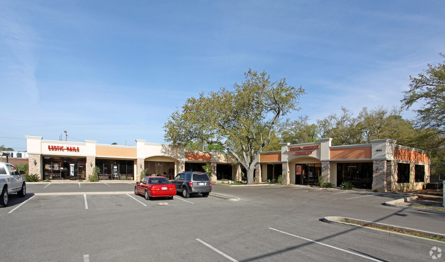 1654 Pass Rd, Biloxi, MS 39531