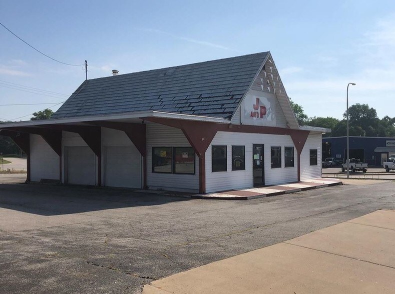 619 E Main St, Danville, IL 61832