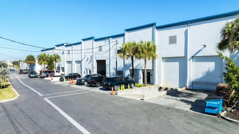 1350-1390 Hammondville Rd, Pompano Beach, FL for lease - Building Photo - Image 2 of 14