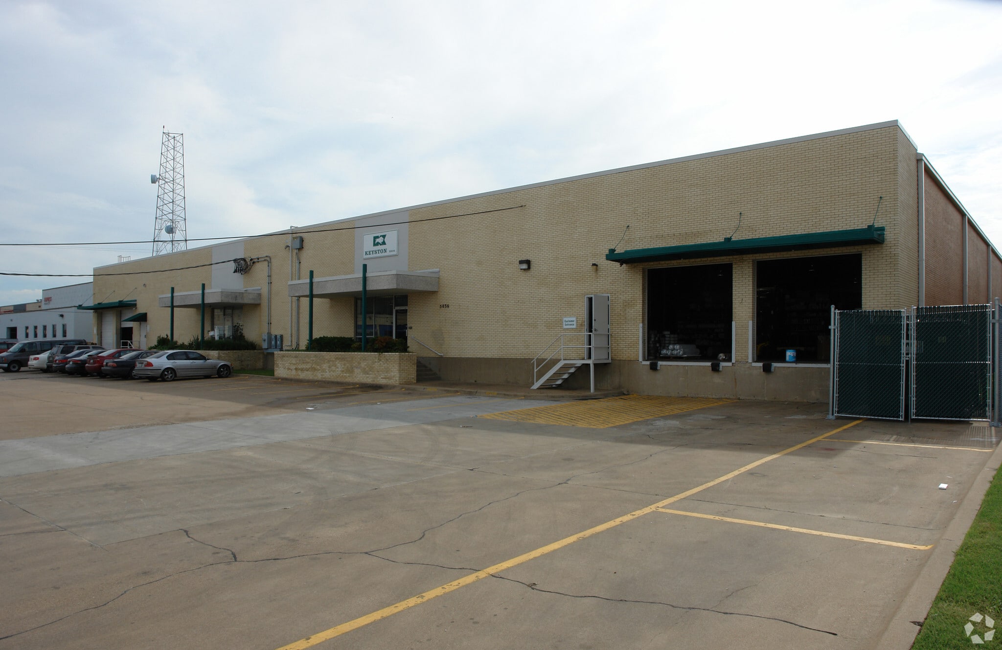 5036-5044 Sharp St, Dallas, TX for sale Primary Photo- Image 1 of 1