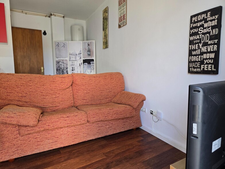 Retail in Muro for sale - Interior Photo - Image 2 of 20