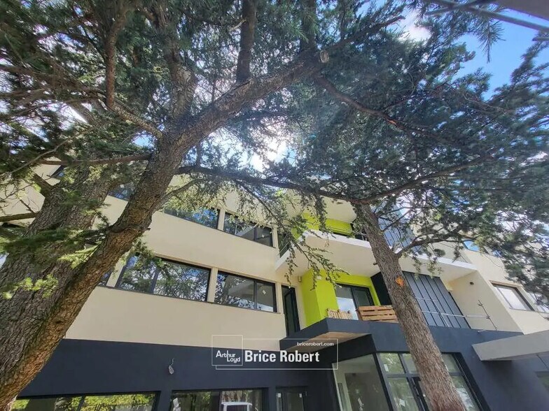 Office in Dardilly for lease - Building Photo - Image 2 of 2