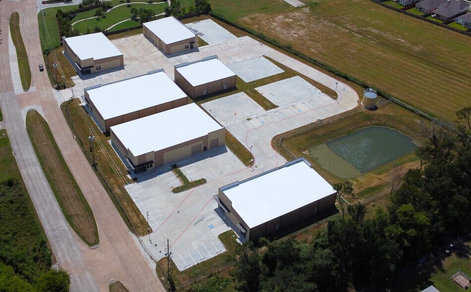 11811 Champion Forest Dr, Houston, TX for sale - Building Photo - Image 3 of 4