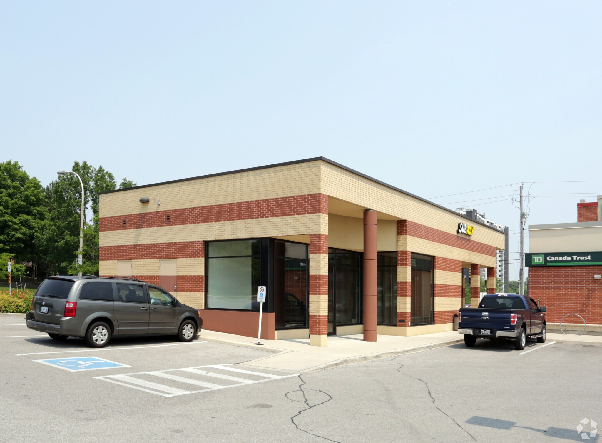 2230 Brant St, Burlington, ON for sale Primary Photo- Image 1 of 1