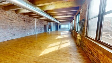 314 W Institute Pl, Chicago, IL for lease Interior Photo- Image 2 of 11