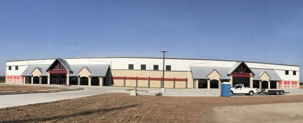 1315 W MacArthur Rd, Wichita, KS for lease - Primary Photo - Image 1 of 9