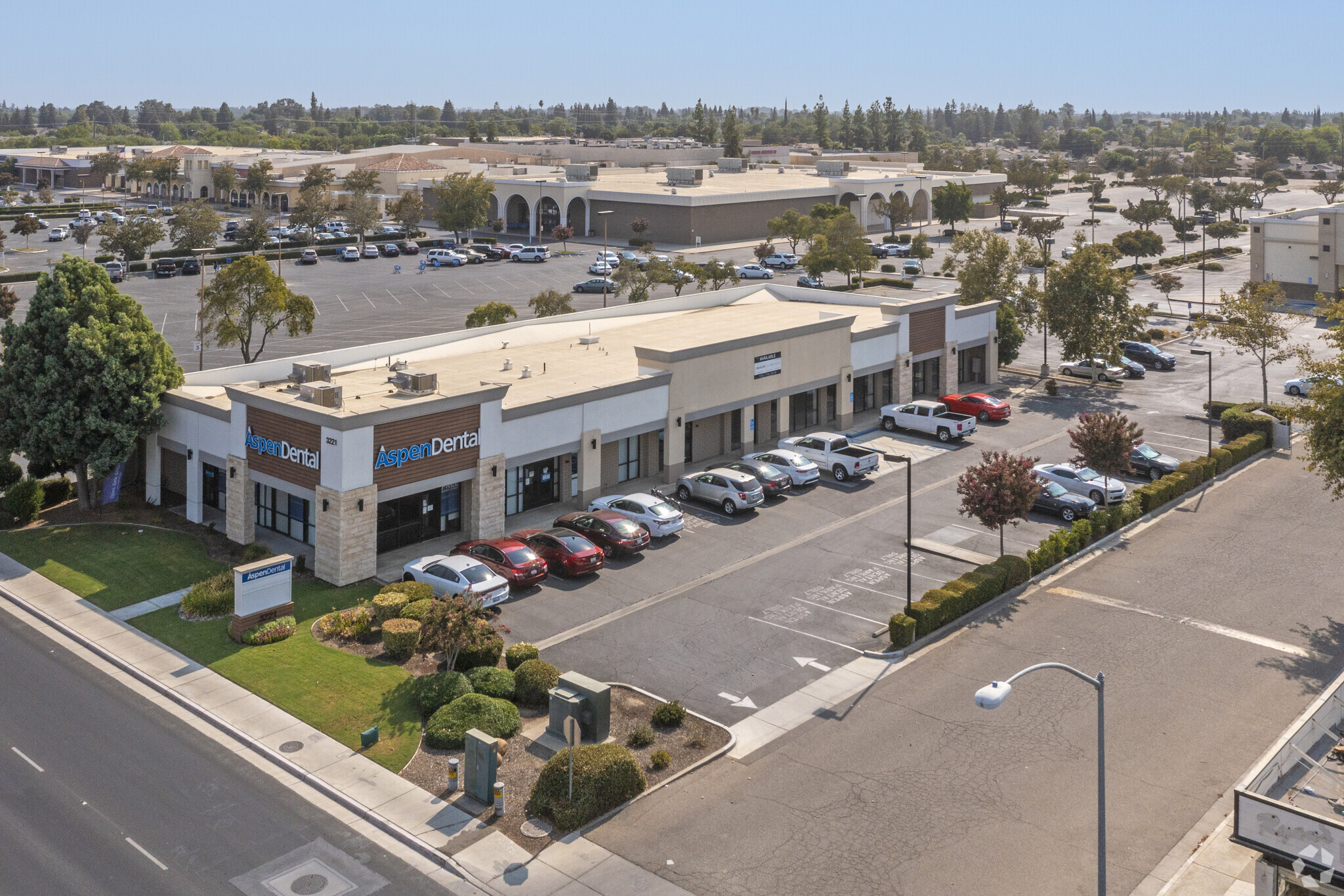 3221 S Mooney Blvd, Visalia, CA 93277 - Retail for Lease | LoopNet