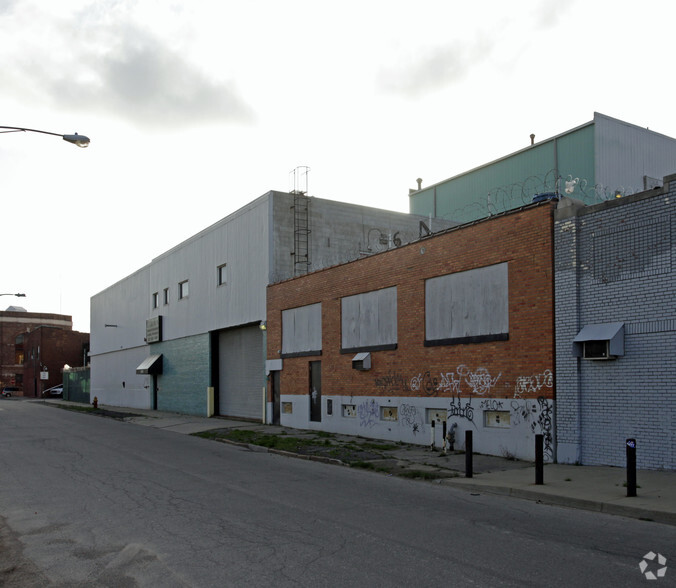 2000 Division St, Detroit, MI for sale - Building Photo - Image 1 of 1