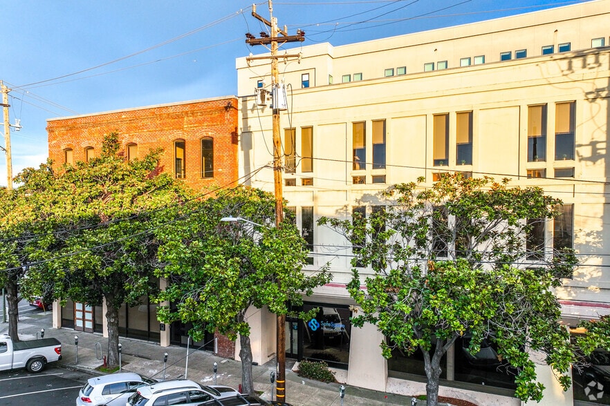 140-160 Franklin St, Oakland, CA for lease - Building Photo - Image 3 of 6