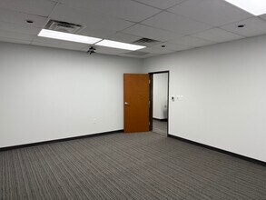 5001 Rondo Dr, Fort Worth, TX for lease Interior Photo- Image 2 of 10