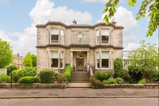 12 Victoria Sq, Stirling for sale - Building Photo - Image 1 of 8