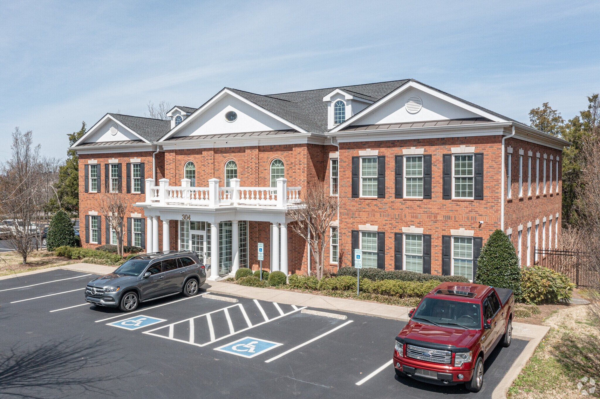 304 Robert Rose Dr, Murfreesboro, TN for sale Primary Photo- Image 1 of 1