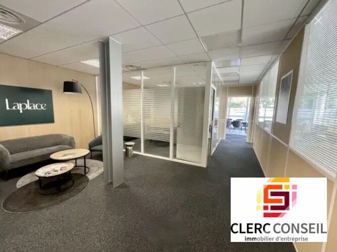 Office in Mont-Saint-Aignan for lease - Interior Photo - Image 3 of 5