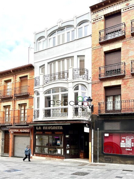 Calle Miguel Fluiters, 4, Guadalajara, Guadalajara for lease - Building Photo - Image 2 of 2