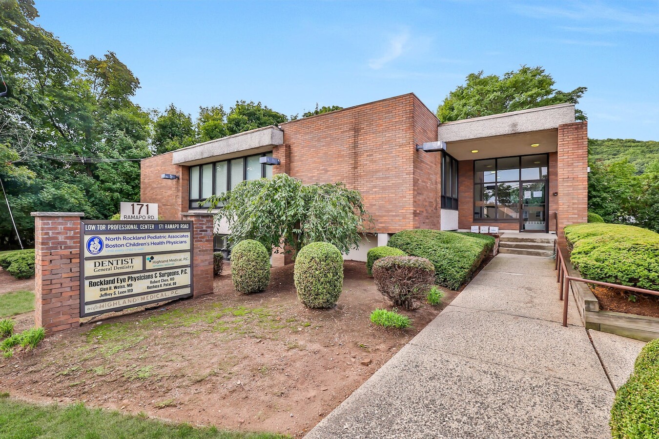 171 Ramapo Rd, Garnerville, NY 10923