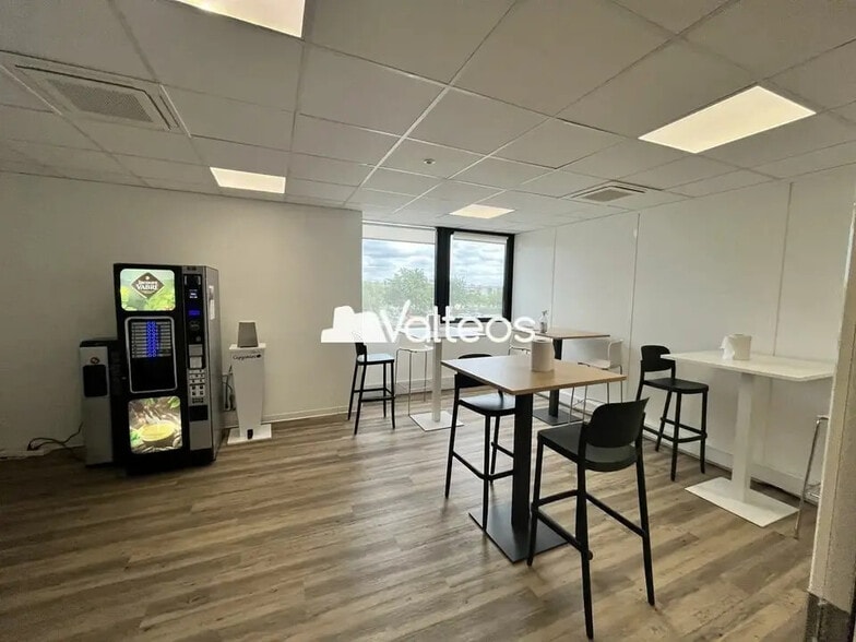 14 Rue Michel Labrousse, Toulouse for lease - Interior Photo - Image 3 of 17