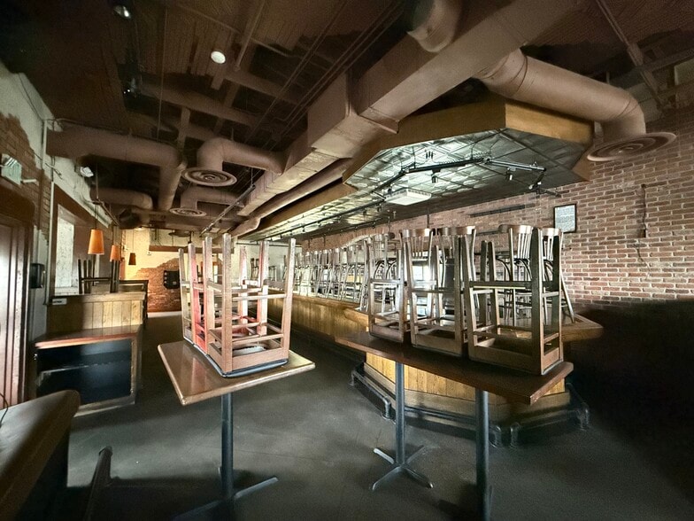 6676 S Parker Rd, Aurora, CO for sale - Interior Photo - Image 3 of 17