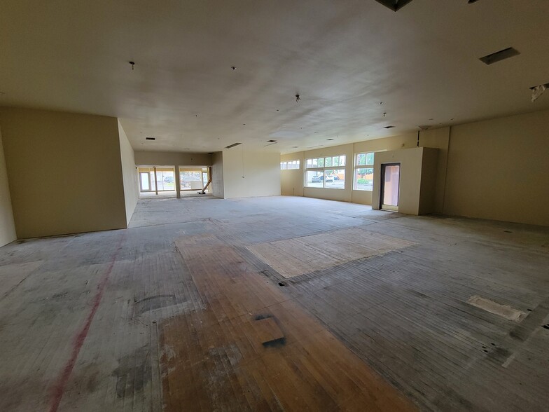 1203 14th Ave, Longview, WA for lease - Interior Photo - Image 2 of 10