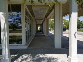 970 Harris Rd, Grayslake, IL for lease Building Photo- Image 2 of 3