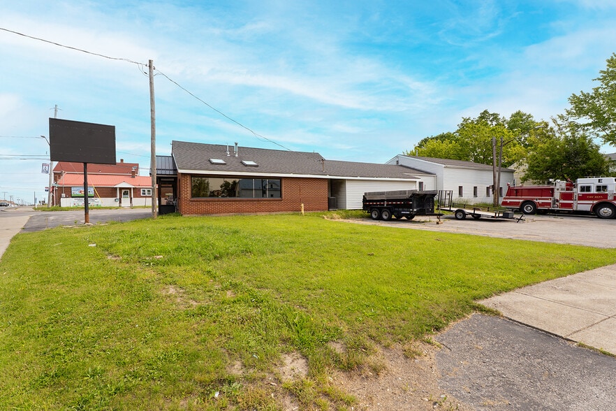 1486 Abbott Rd, Lackawanna, NY for sale - Building Photo - Image 2 of 28