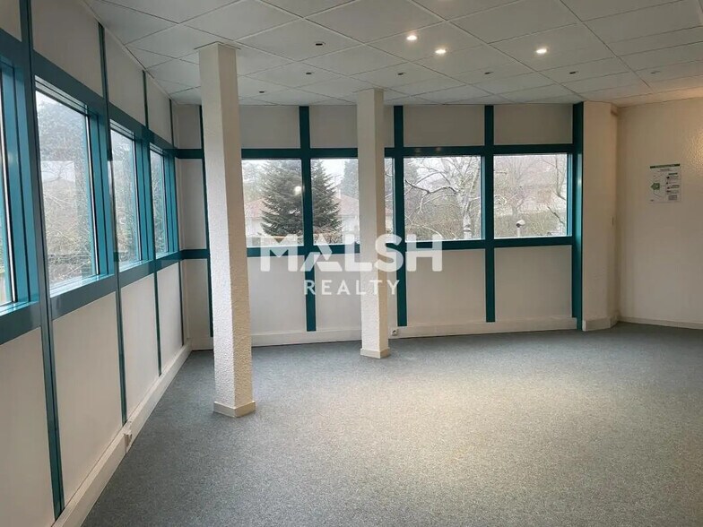 Office in Charbonnières-les-Bains for lease - Interior Photo - Image 2 of 19