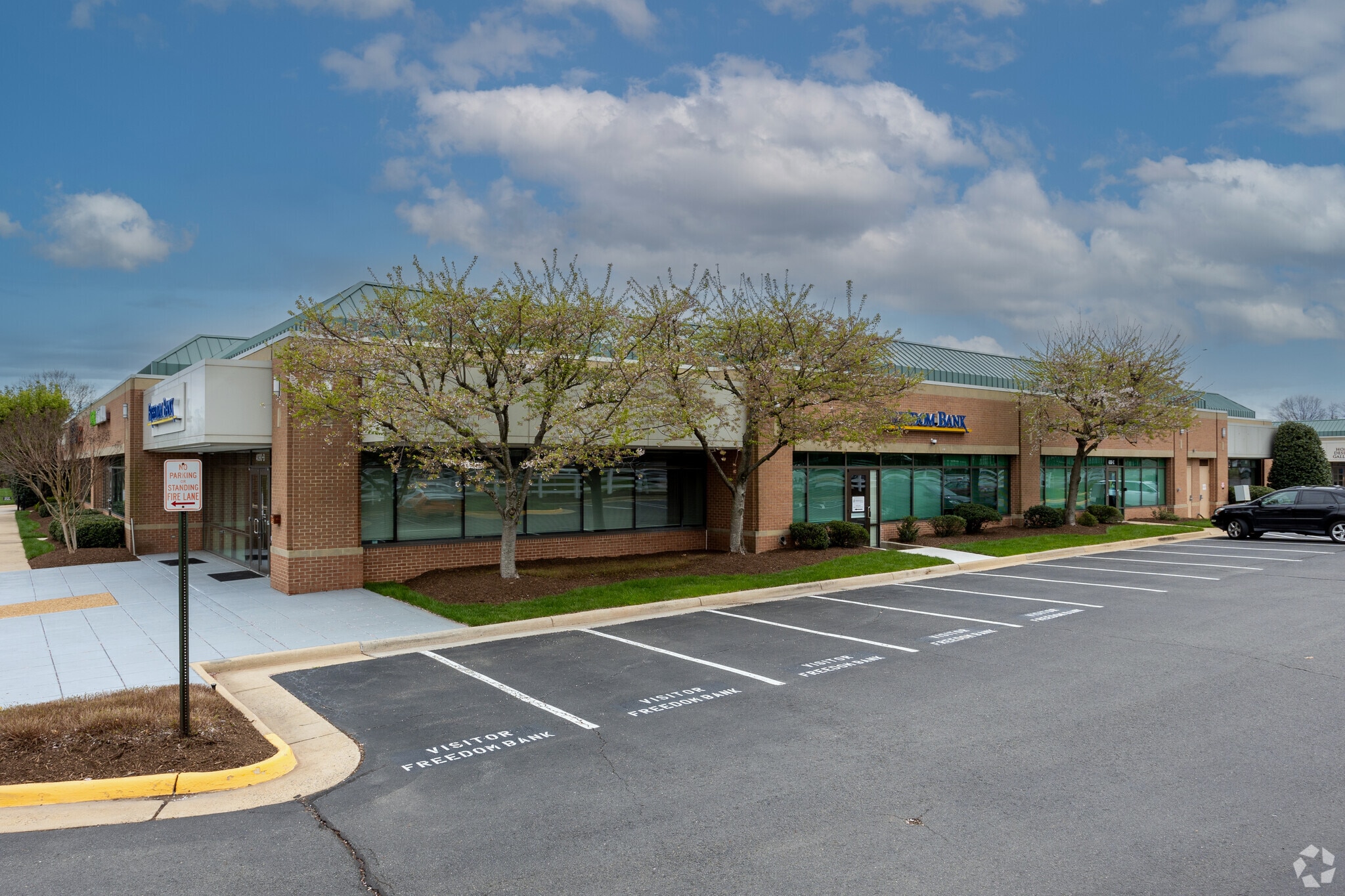 4090 Lafayette Center Dr, Chantilly, VA for lease Building Photo- Image 1 of 7