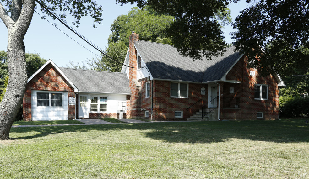 8-10 Tindall Rd, Middletown, NJ for sale - Primary Photo - Image 1 of 1