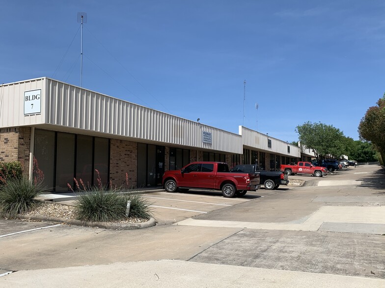 8906 Wall St, Austin, TX for lease - Building Photo - Image 2 of 8