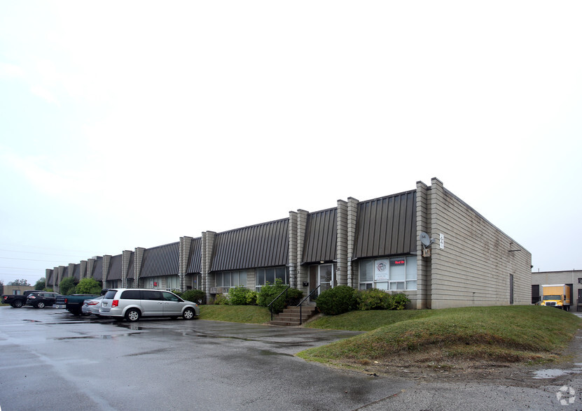 55 Mills Rd, Ajax, ON for lease - Building Photo - Image 3 of 5