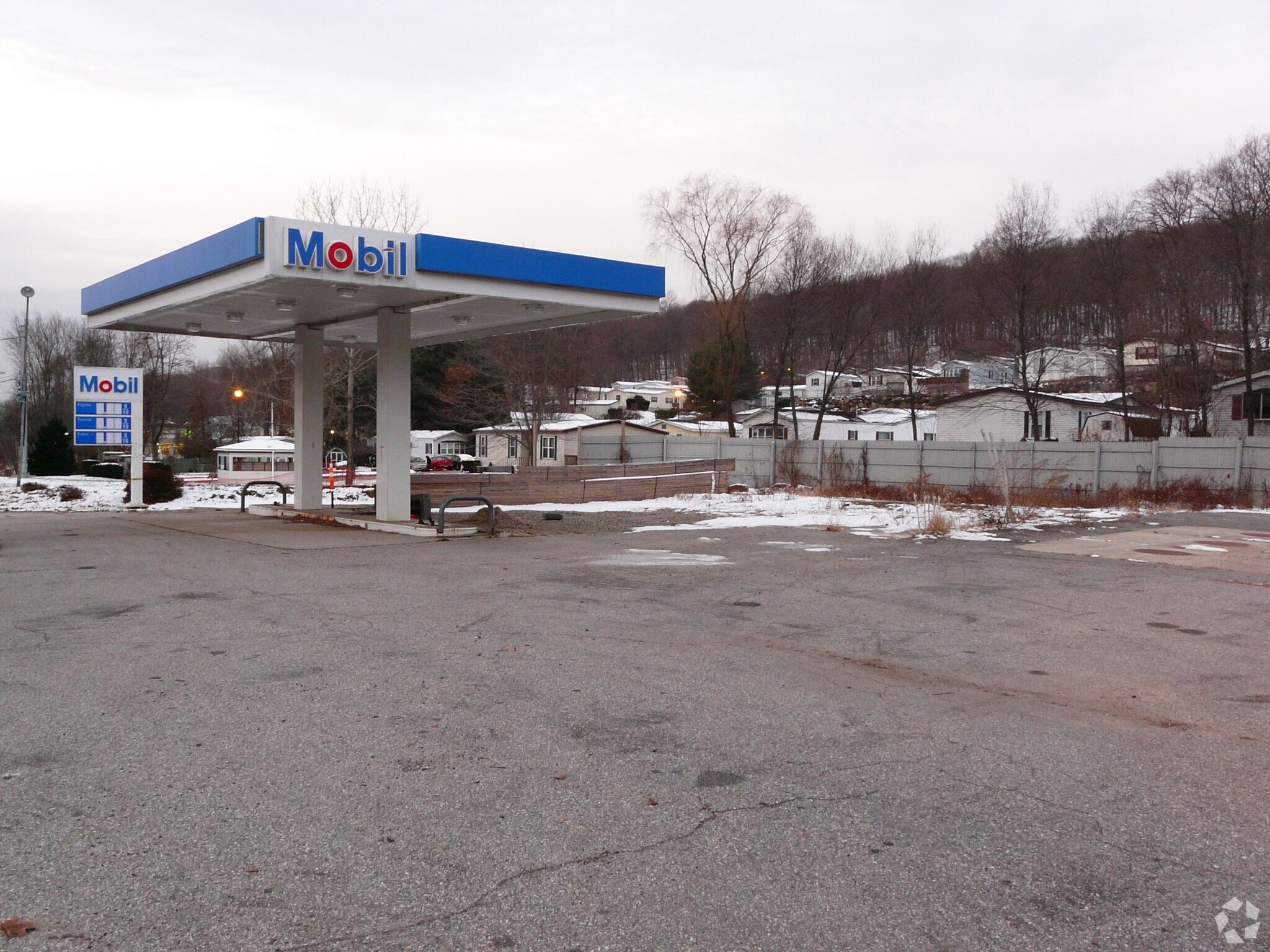 Retail in Shelton, CT for sale Primary Photo- Image 1 of 1