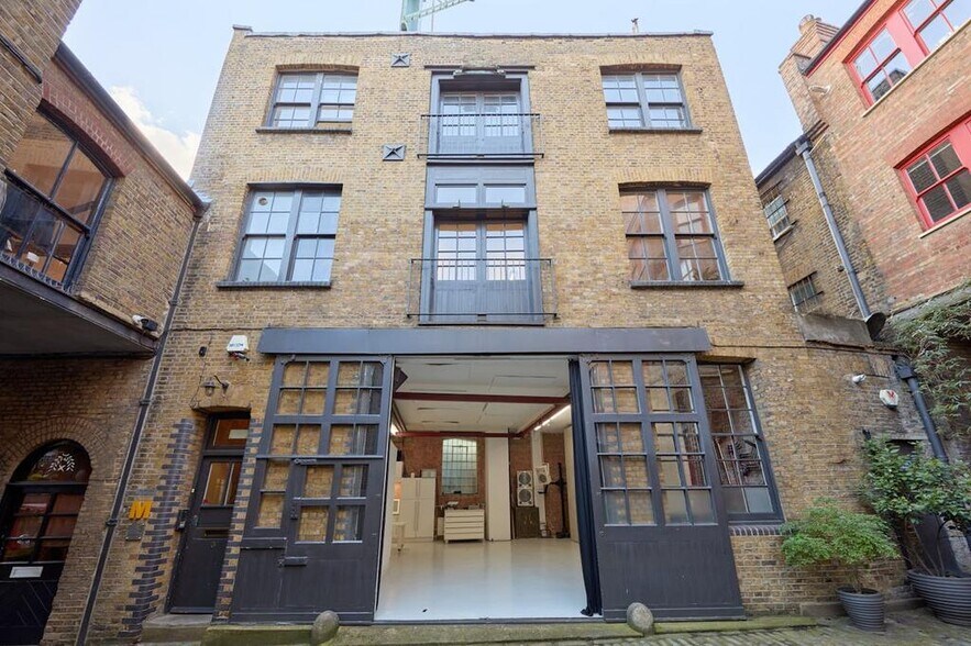38 Kingsland Rd, London for sale - Building Photo - Image 1 of 1