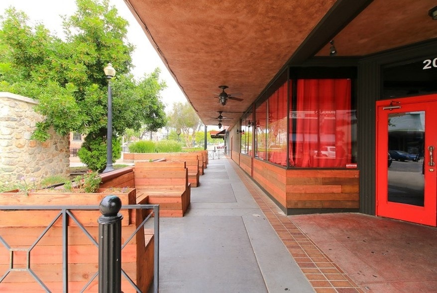 201 E 2nd St, Pomona, CA for lease - Building Photo - Image 3 of 16