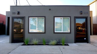 741-745 Warrington Ave, Redwood City, CA for lease Building Photo- Image 2 of 6