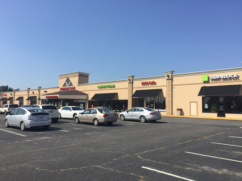 1600 W Howard Ave, Tarboro, NC for lease - Building Photo - Image 2 of 13