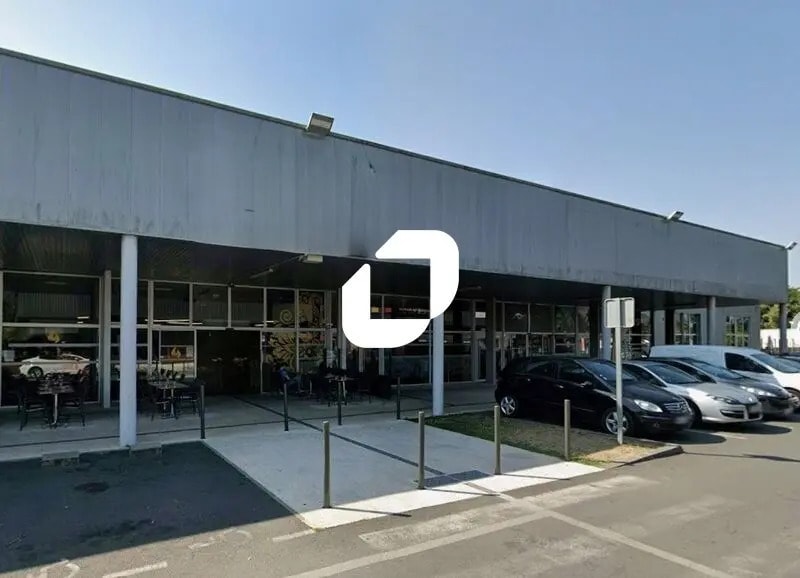 Retail in Mérignac for lease Building Photo- Image 1 of 6