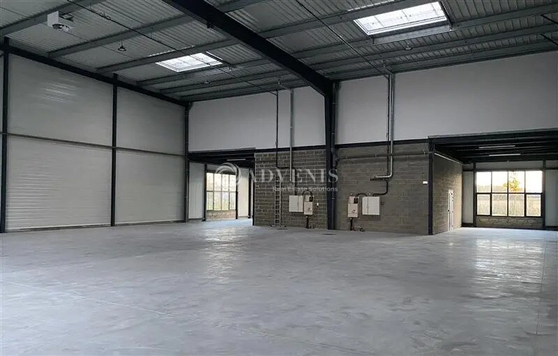 Flex in Saint-Pierre-du-Perray for lease - Building Photo - Image 2 of 7