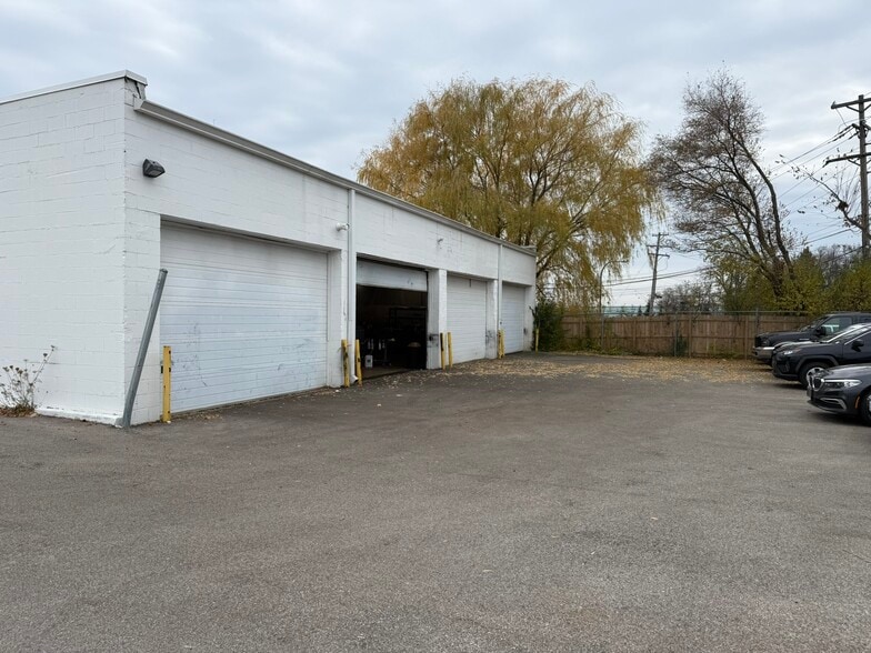 1111 E Ogden Ave, Naperville, IL for lease - Building Photo - Image 2 of 5