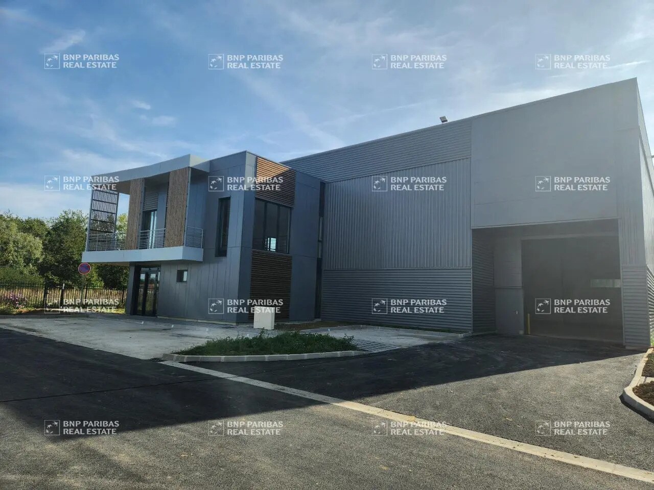 Flex in Chanteloup-en-Brie for sale Building Photo- Image 1 of 21