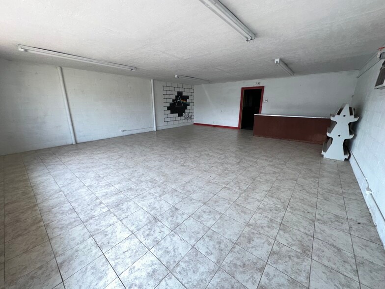 113 W Main St, Duncan, OK for sale - Interior Photo - Image 3 of 15