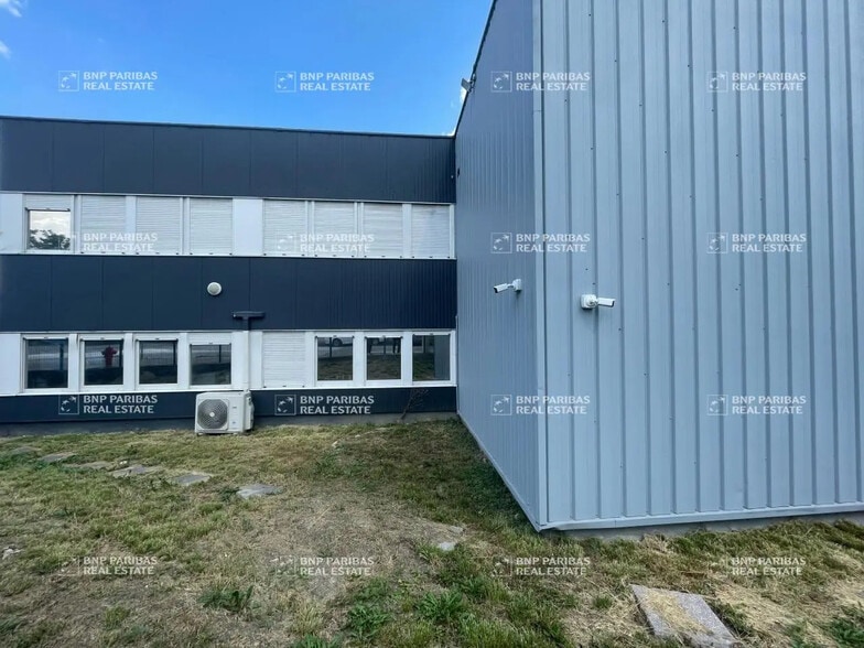 Flex in Villeurbanne for sale - Building Photo - Image 2 of 23