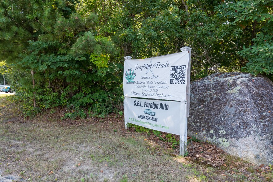 7 Colonel Dr, Bourne, MA for sale - Primary Photo - Image 1 of 42