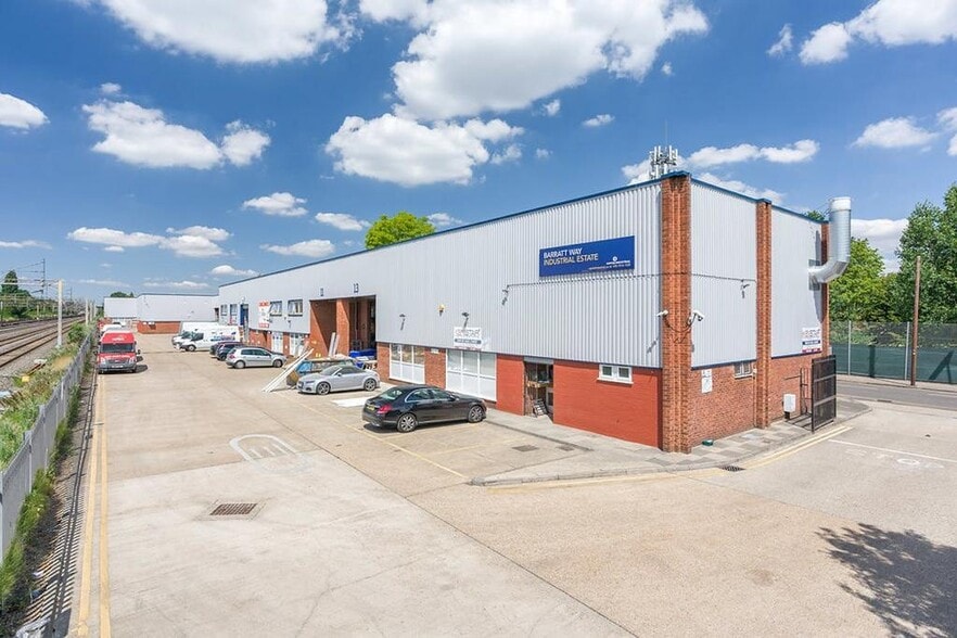 Unit 8 Barratt Way Way, Harrow for lease - Building Photo - Image 2 of 11