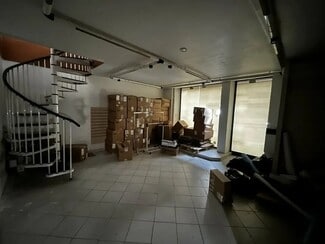 More details for 149 Rue Victor Hugo, Villefranche-sur-Saône - Retail for Lease