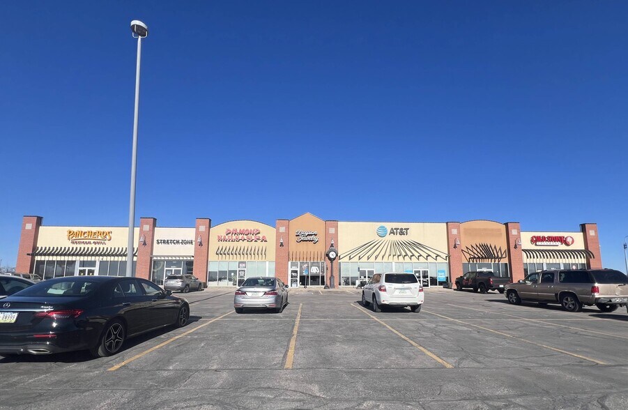 4701 SE 1st Ave, Cedar Rapids, IA for lease - Building Photo - Image 2 of 9