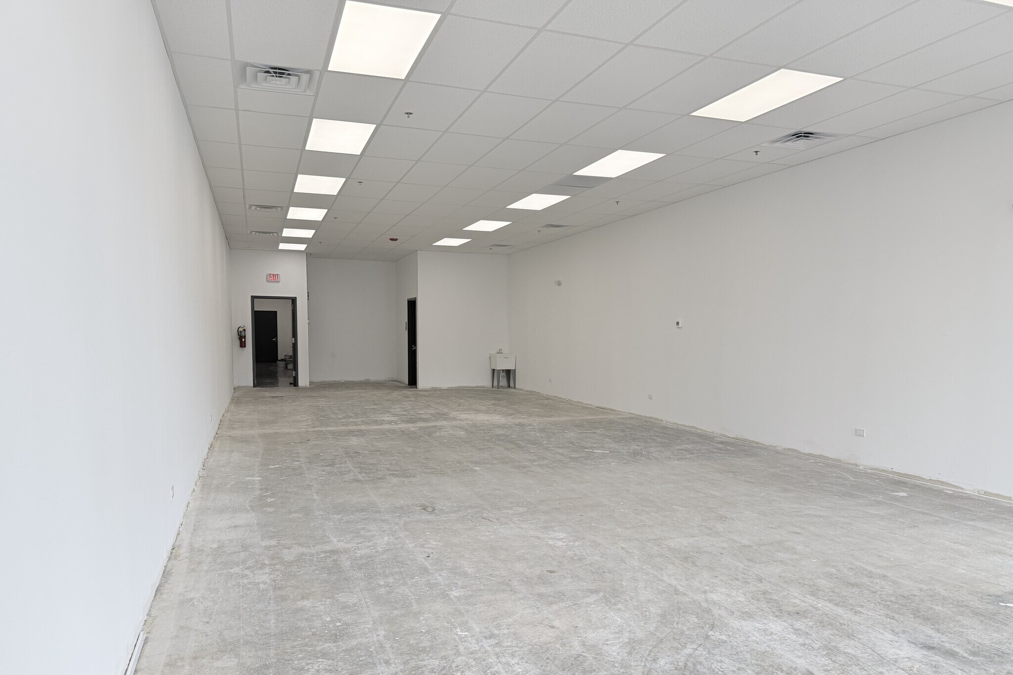 104-192 N Bolingbrook Dr, Bolingbrook, IL for lease Interior Photo- Image 1 of 3